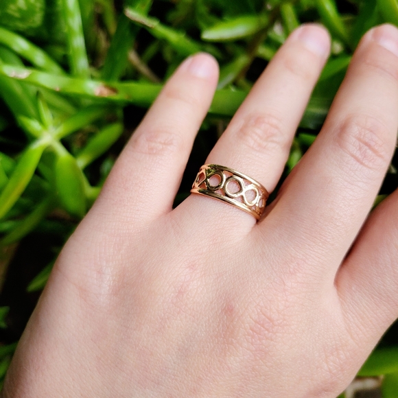 New Classic Gold Simple Dainty Infinity Ring Band & Toe Ring - Picture 2 of 7